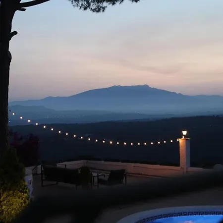 House With Panoramic View And Large Swimming Pool Сasa de vacaciones