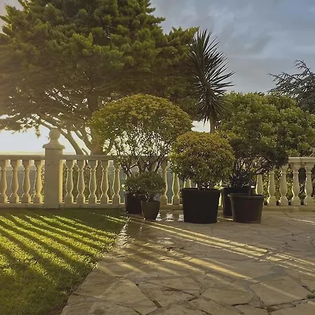 House With Panoramic View And Large Swimming Pool *
