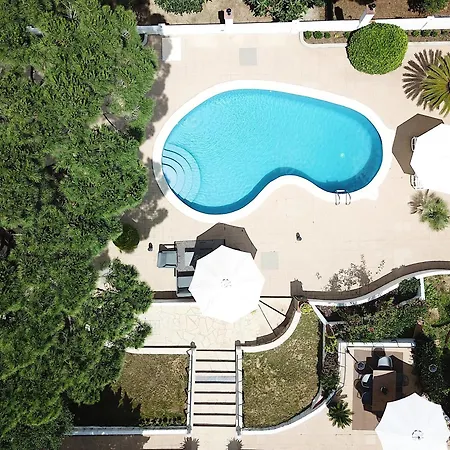 House With Panoramic View And Large Swimming Pool *